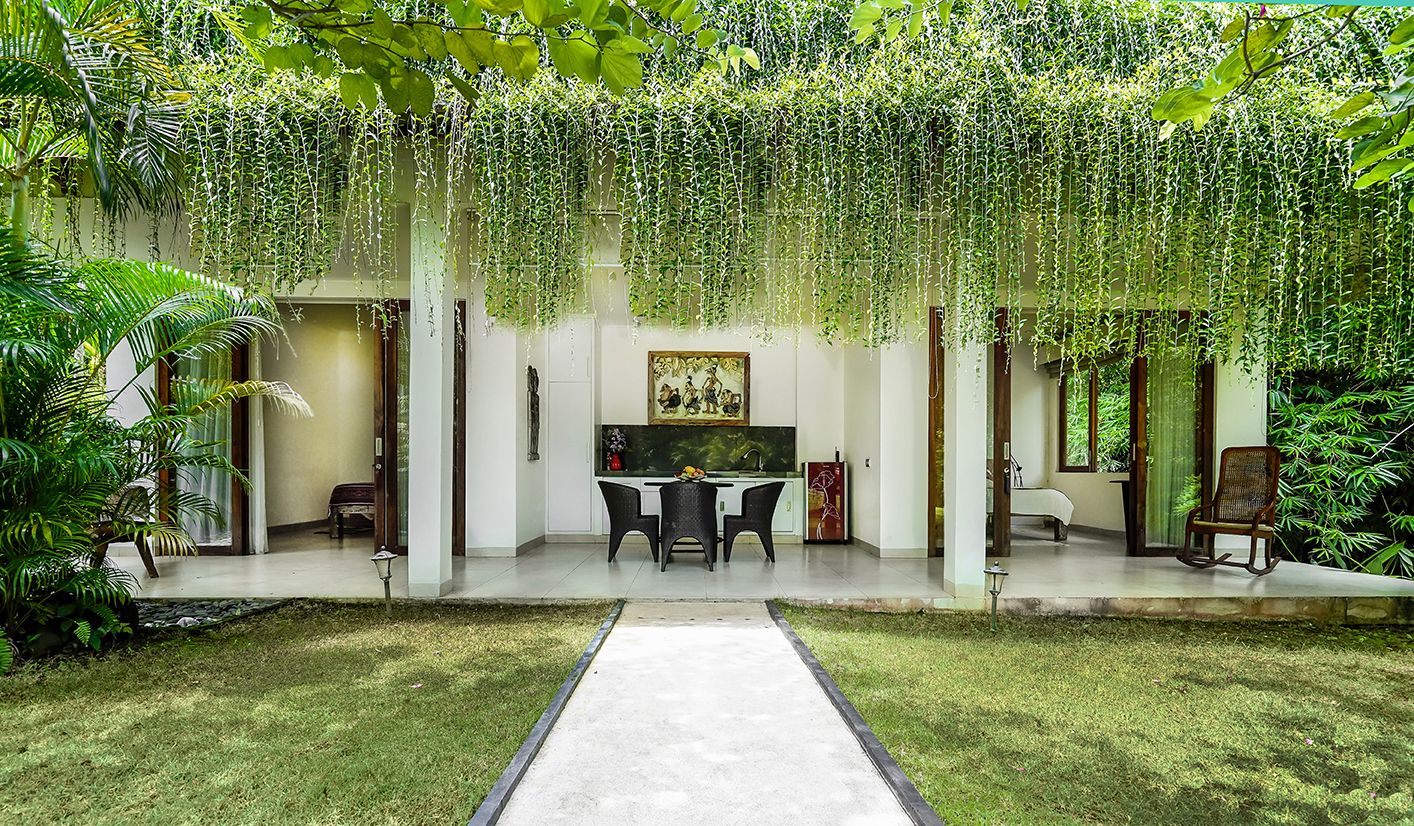 RIVERFRONT PRIVATE RESIDENCE